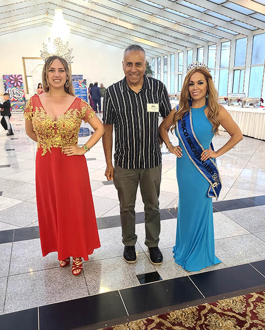 Dr Abbey with Peruvian Beauty Queens