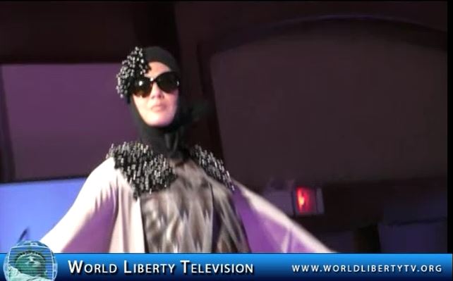 Barli Asmari  Indonesian Couture Designer Fashion Show-2015