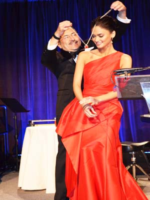 Mr Chacon Presenting The Madrina Necklace to Miss Universe 2015
