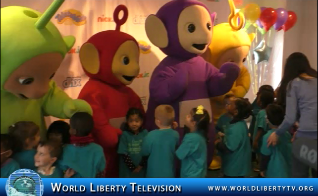 Teletubbies  Celebrates  20th Anniversary with big hugs, at  NYC Tour-2017